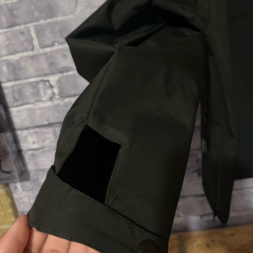 Chanel Women's Black Jacket Oversized - Picture 10 of 16